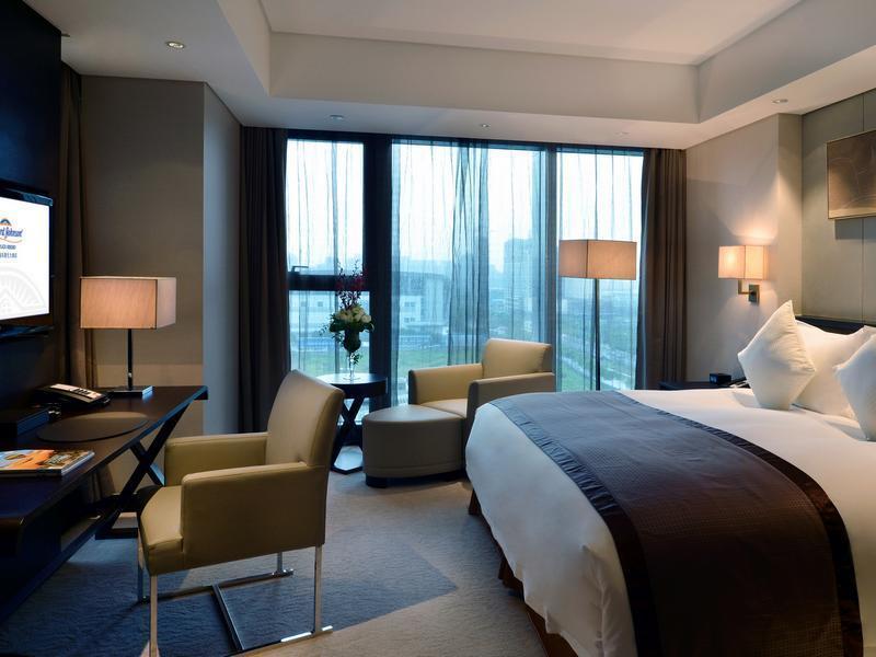 Howard Johnson Ifc Plaza Ningbo Exterior foto