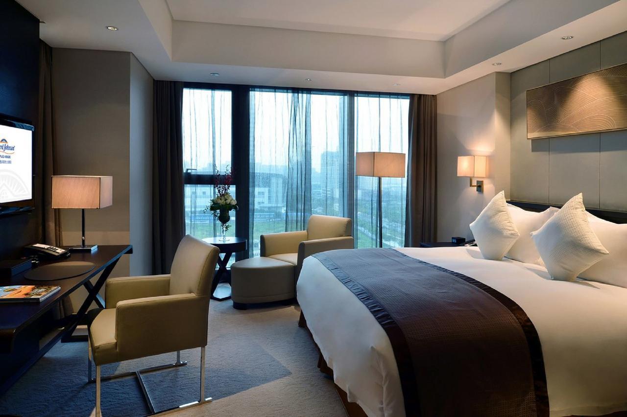 Howard Johnson Ifc Plaza Ningbo Exterior foto